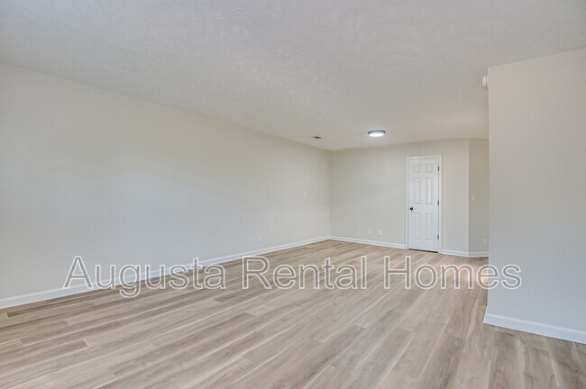 Foto del edificio - 34 Conifer Ct