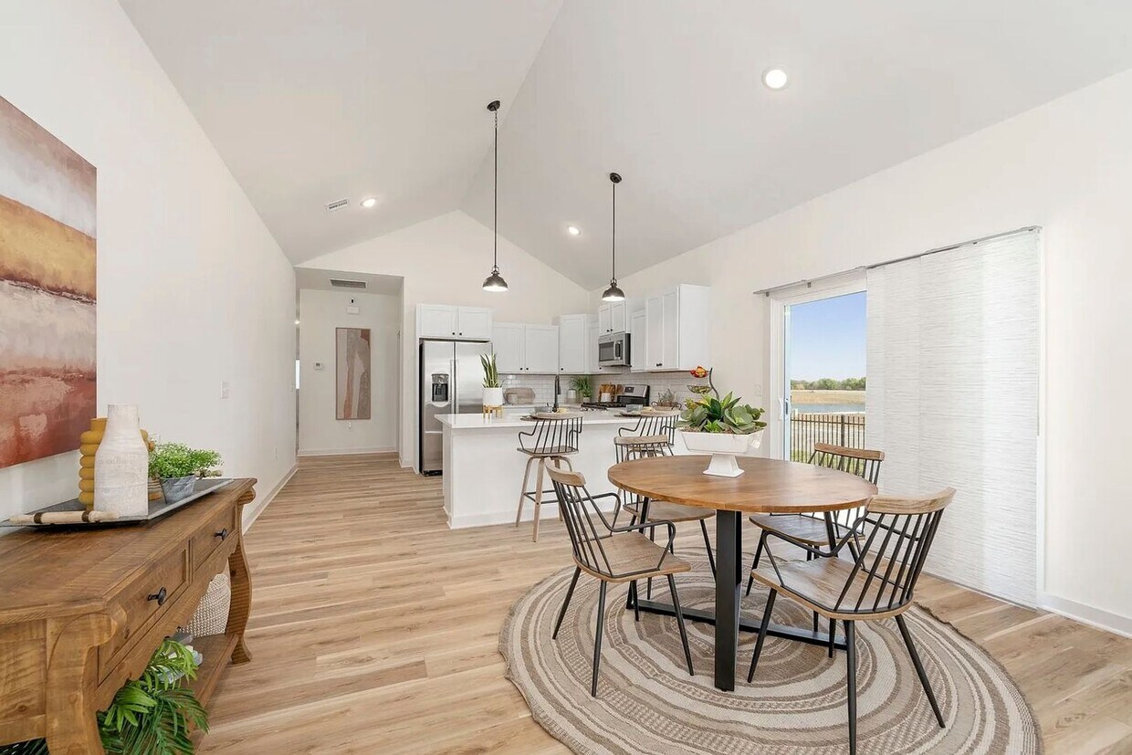 Foto principal - 2129 E Elk Rdg Ave