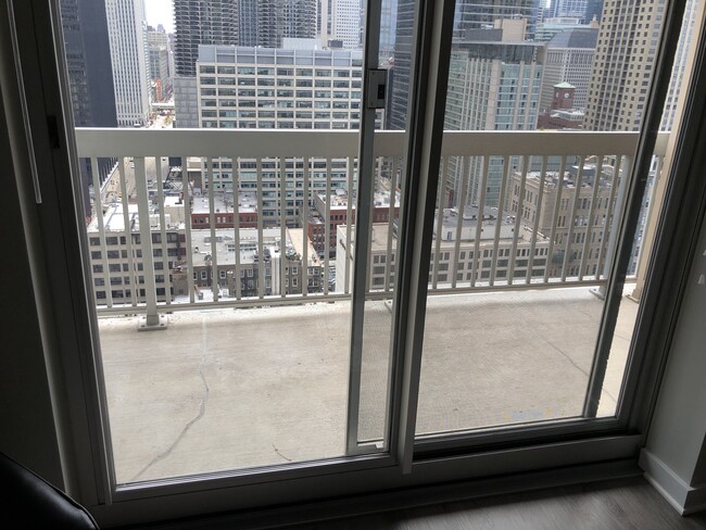 Building Photo - 9 W Kinzie St