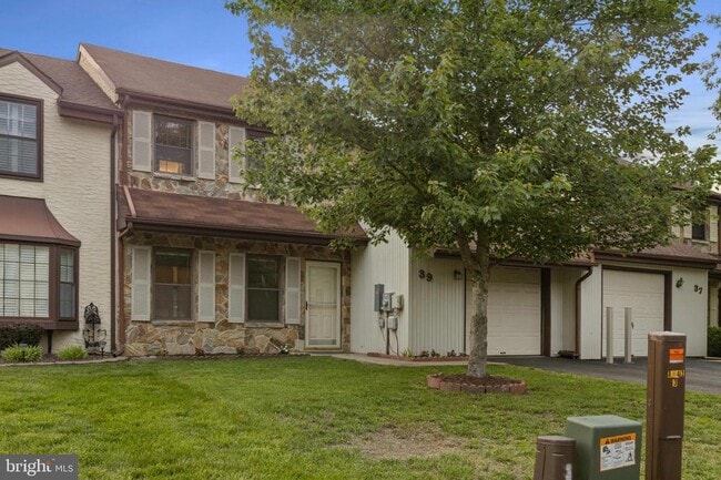 Building Photo - 39 N Turnberry Dr