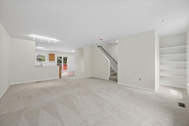 Foto del edificio - 442 Blossom Ln