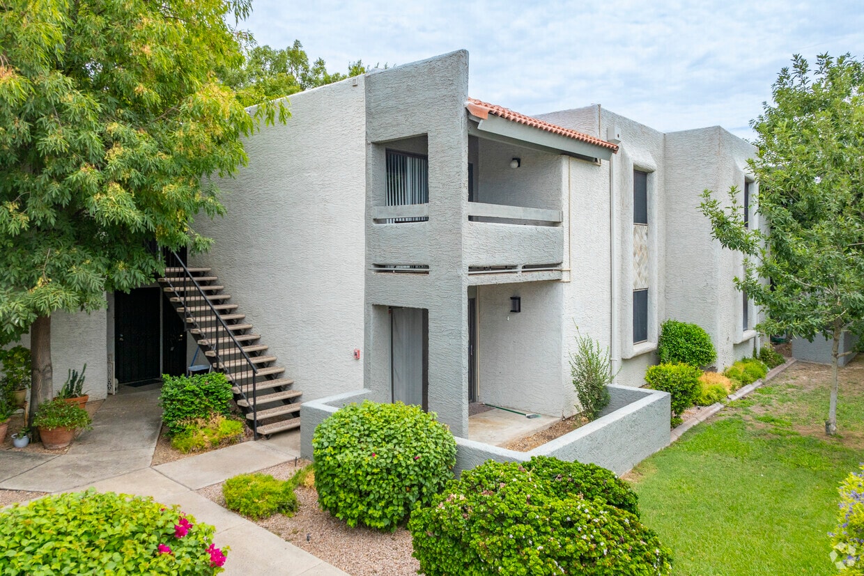 Primary Photo - Shadow Ridge Apartments