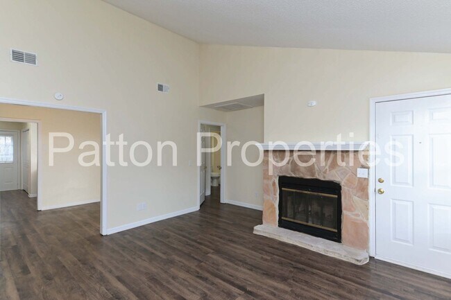 Building Photo - 107 Villas Court - Outside CoC - TMS006723...
