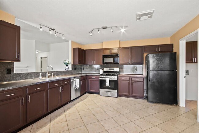 Foto del edificio - 15842 Sarasam Creek Ct