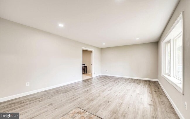 Building Photo - 4005 Lees Corner Rd