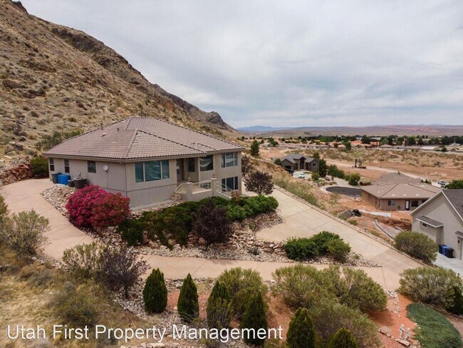 Building Photo - 4 br, 4 bath House - 339 W 2080 S