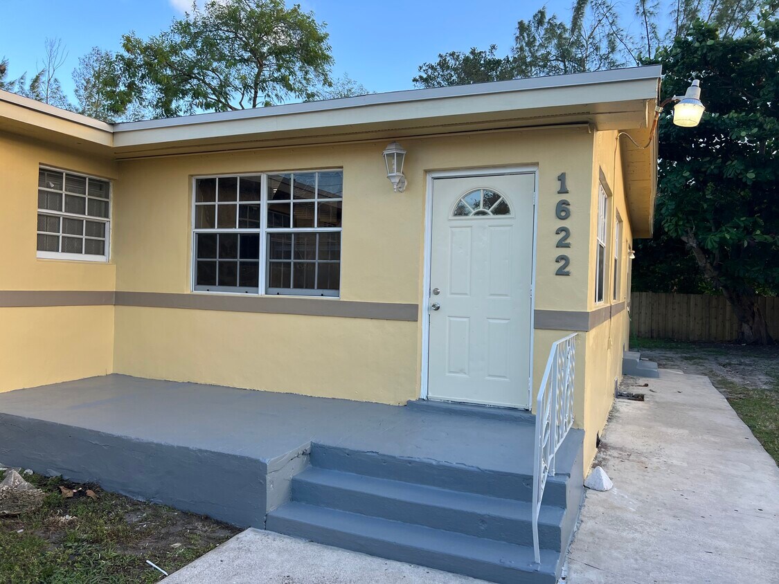 Primary Photo - 1622 NW 111th St
