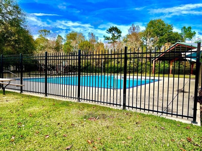 Building Photo - 12755 Balsa Ln