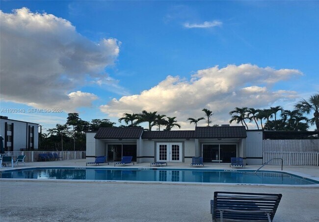 Foto del edificio - 5122 NW 79th Ave