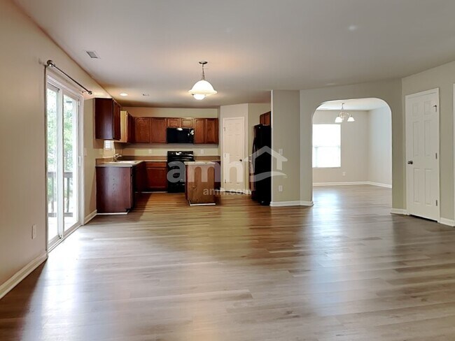 Foto del edificio - 197 Woodcreek Ln