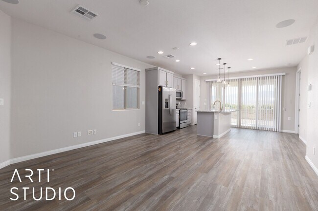 Foto del edificio - Beautiful Home on Parliament Pt With Spect...