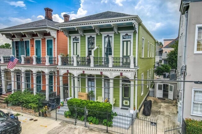 Foto del edificio - 1446 St Mary St