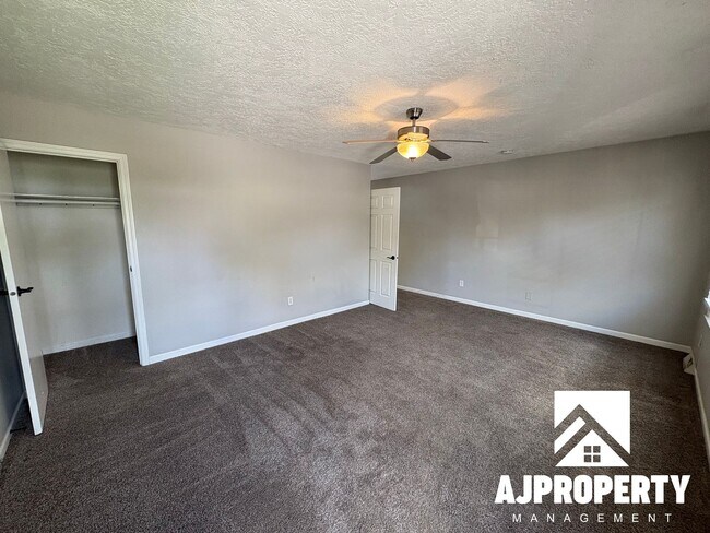 Foto del edificio - 3302 S Lincoln Ave