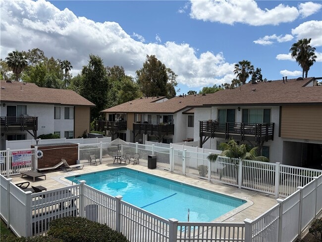 Building Photo - 1330 W Lambert Rd