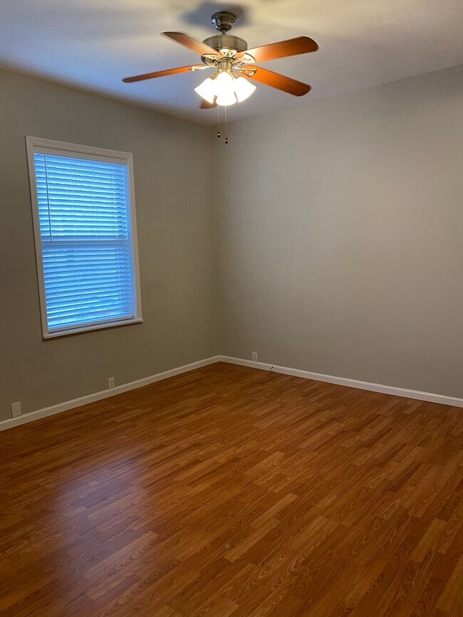 Building Photo - Wonderful home across from beautiful Park!...