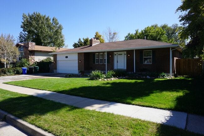Quiet 5 Bedroom 3 Bath West Jordan Home - Quiet 5 Bedroom 3 Bath West Jordan Home