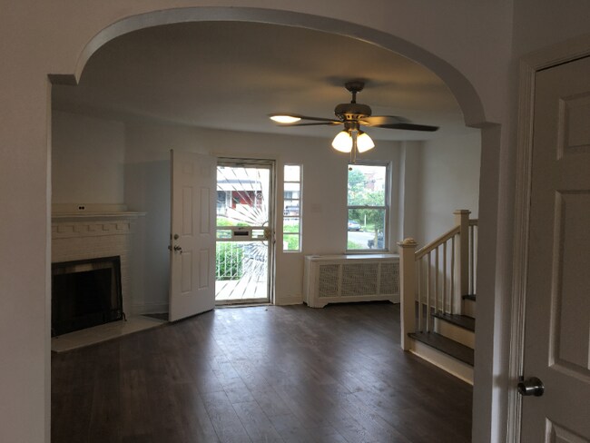 Foto del edificio - 6204 Homer St