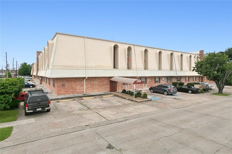 Primary Photo - 2500 Houma Blvd
