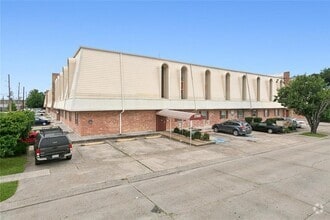 Building Photo - 2500 Houma Blvd