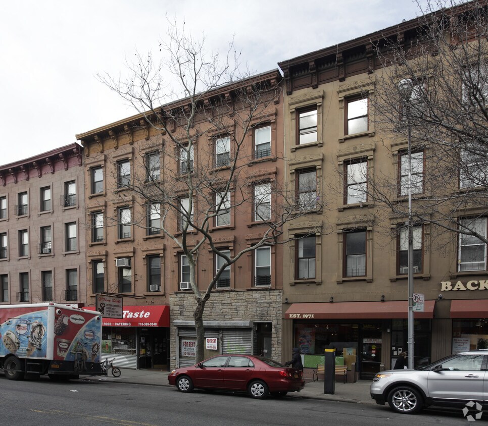 Foto del edificio - 148 7th Ave