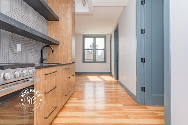 Foto del edificio - 376 Bedford Ave