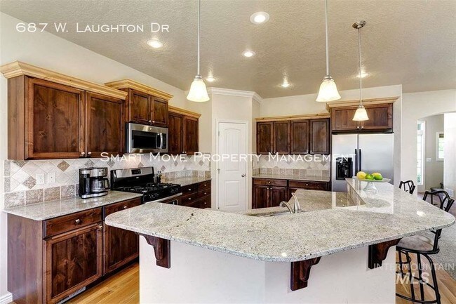 Building Photo - 687 W Laughton Dr