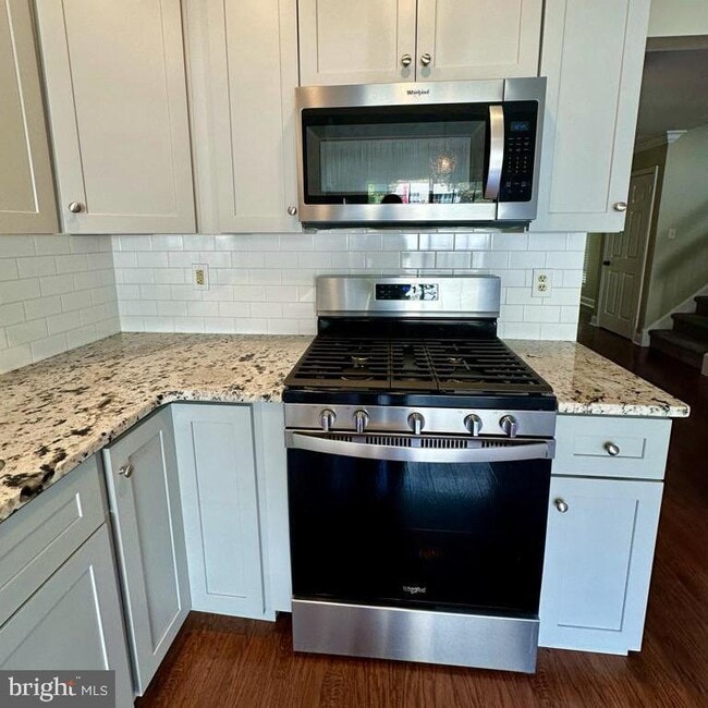Foto del edificio - 22 Honey Locust Ln