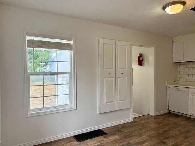 Building Photo - Updated Bountiful Home | 3 Beds, Finished ...
