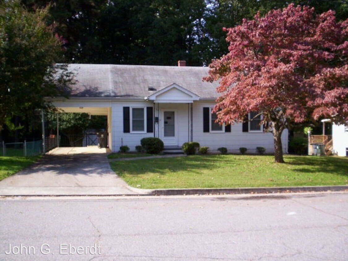 2 br, 1 bath House 630 Northington St. House for Rent in South Hill