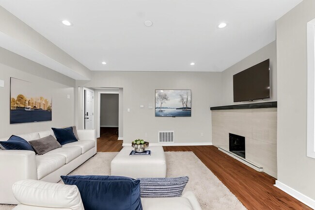 Foto del edificio - 8042 S Champlain Ave