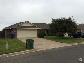 Building Photo - 718 Park Meadows Dr