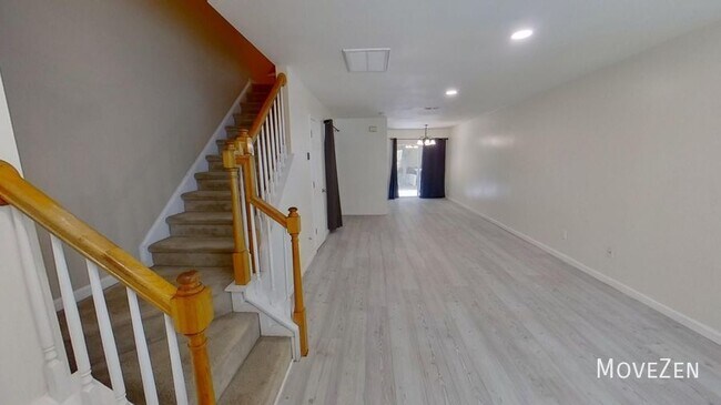 Building Photo - Townhouse in Premier Location.  8010 River...