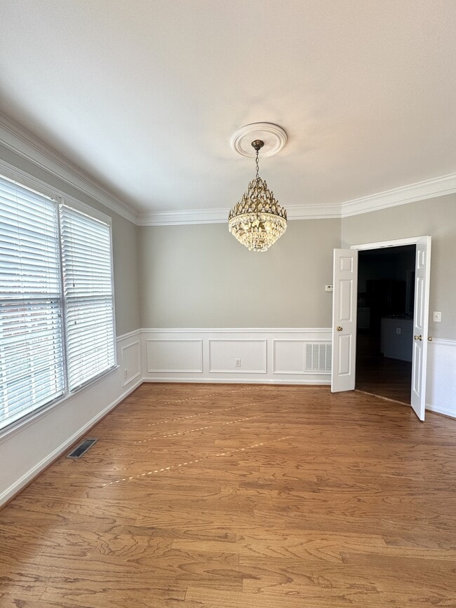 Building Photo - 137 Towne Park Dr