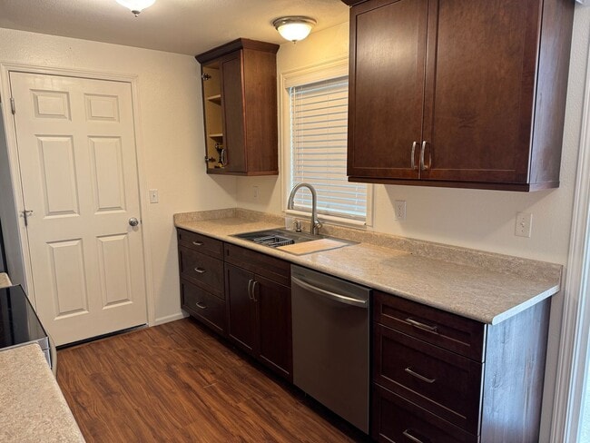 Building Photo - Mount Vernon 3 Bed/1 Bath Quiet Neighborhood