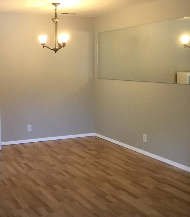 Foto del edificio - 3134 S Gekeler Ln