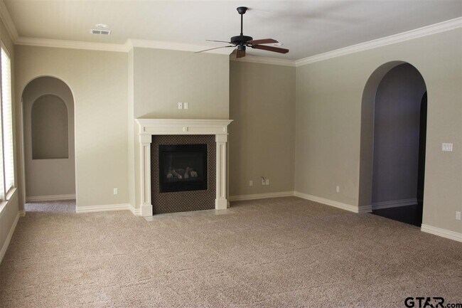 Foto del edificio - 1716 Whetstone Ln