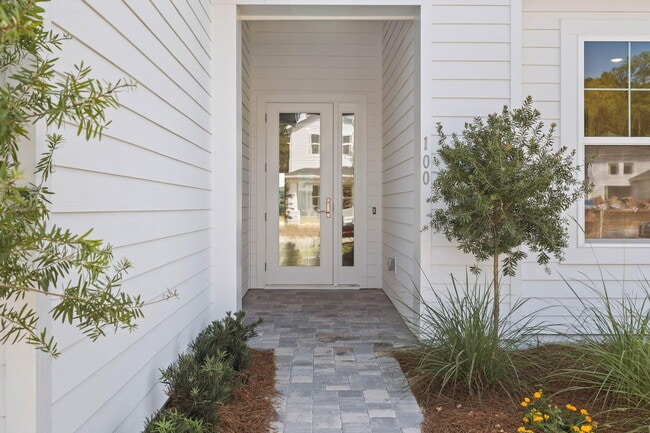 Building Photo - 1846 Pathways Drive