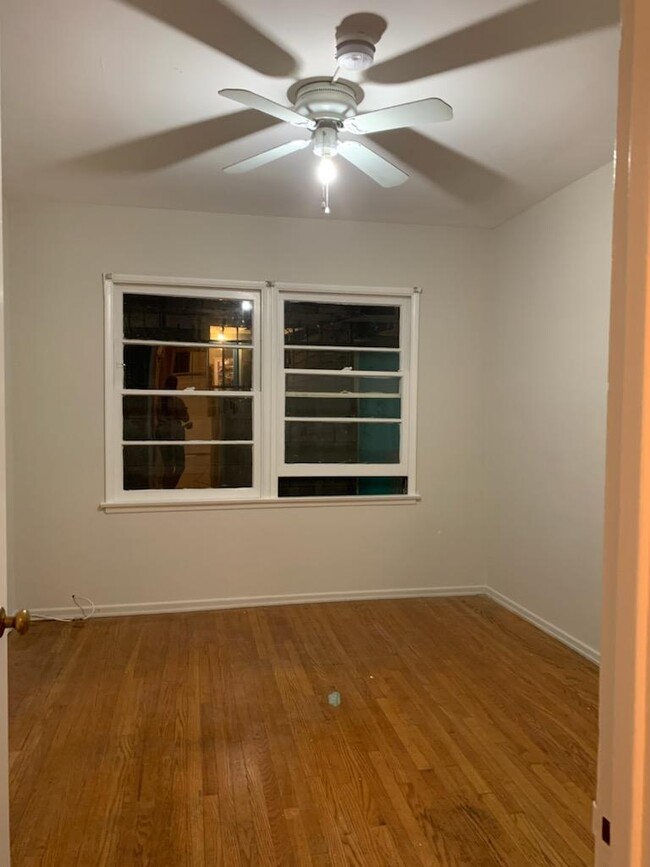 Building Photo - 1153 Lillian Way