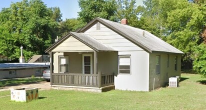 Building Photo - 2117 S St Francis Ave