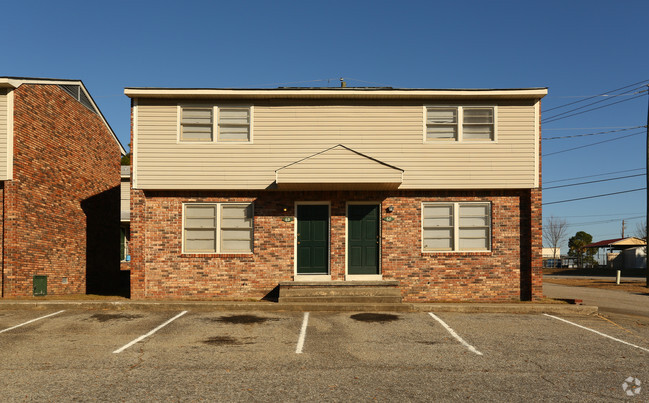 Woodbine Park - Woodbine Park Apartments