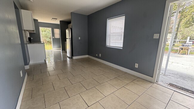 Foto del edificio - 1056 Maynard St