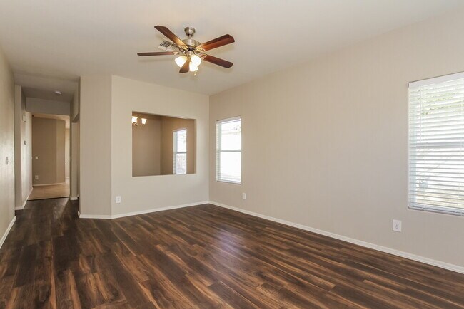 Foto del edificio - 13148 W Redfield Rd