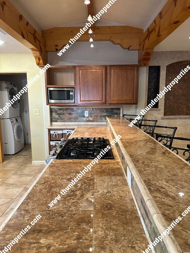 Building Photo - Gorgeous NE Heights Home