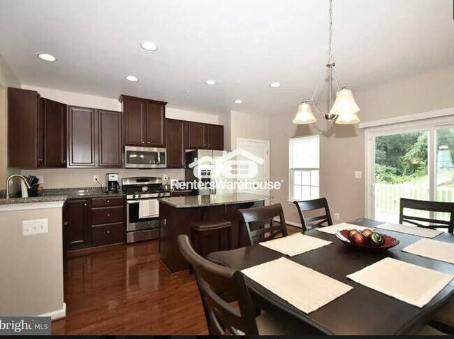 Building Photo - 2977 Galloway Pl