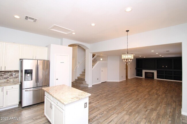 Foto del edificio - 1022 E Irma Ln