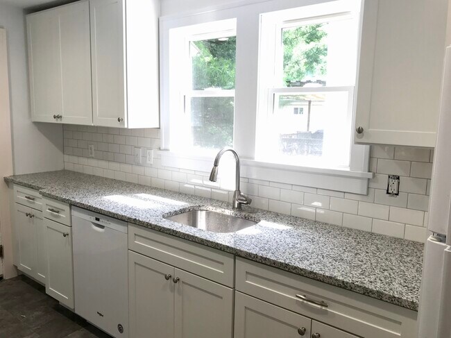 Kitchen - 44 Broad St