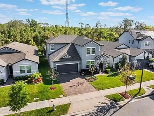 Building Photo - Stunning 5 bedroom home in Longwood