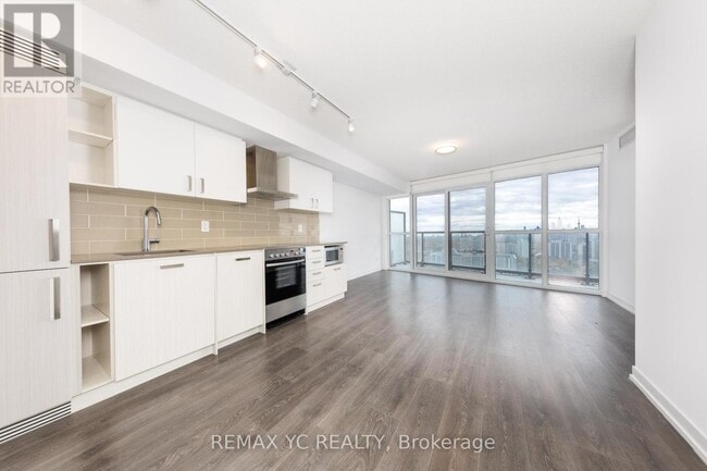 Building Photo - 125 Redpath Ave