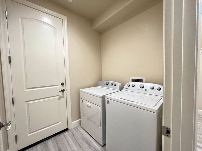 Building Photo - Spacious Home - Three Bedrooms w/garage TOSCANO Neighborhood in SLO