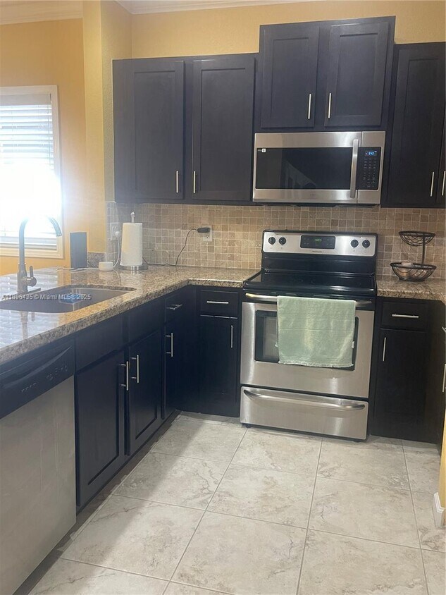 Foto principal - 346 NE 47th Pl